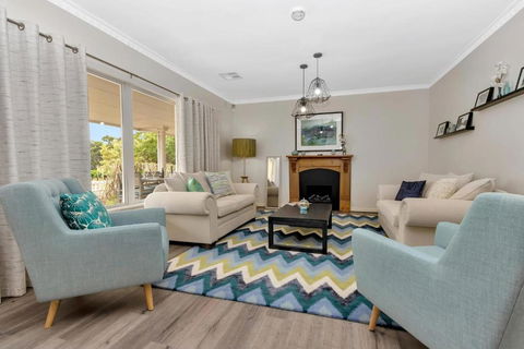 Mid Century 4 Bedroom Getaway In Barossa Vineyard - Accommodation Port Macquarie 0