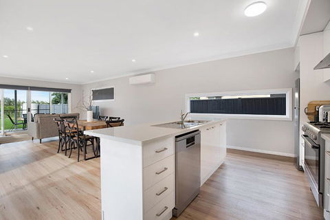 Milawa Vineyard Views - Guesthouse 2 - Accommodation Port Macquarie 3