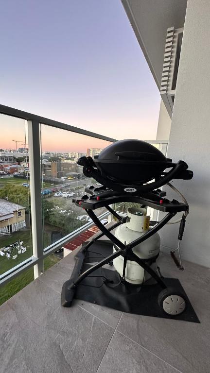 Modern 2-Bed 2-Bath - Walk To Hospital & Westfield - Accommodation Port Macquarie 1