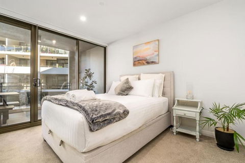 Modish Apartment Near Parliamentary Triangle - Accommodation Port Macquarie 0