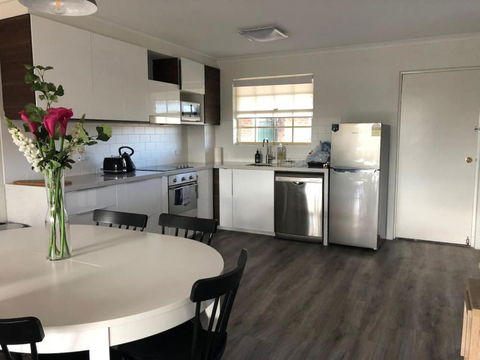 Modern 2BR Apartment With Parking - Accommodation Port Macquarie 2
