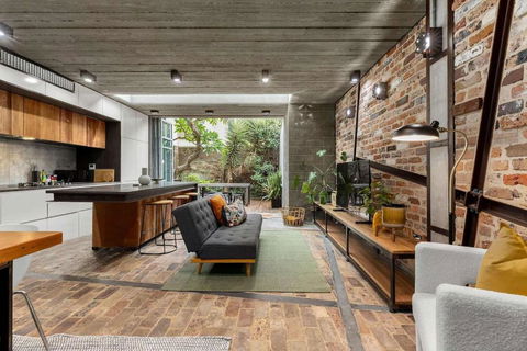 Modern & Stylish 3BR In Redfern - Accommodation Port Macquarie 0