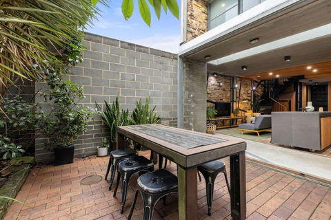 Modern & Stylish 3BR In Redfern - Accommodation Port Macquarie 3