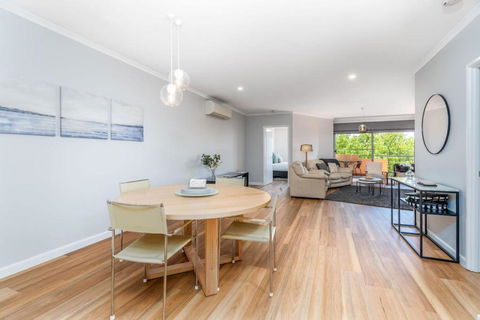 Modern And Homely 2BR Burke Crescent Apartment - Accommodation Port Macquarie 1