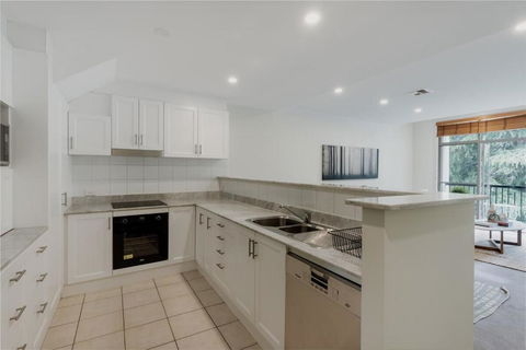 Modern Apartment In The Heart Of Canberra - Accommodation Port Macquarie 3