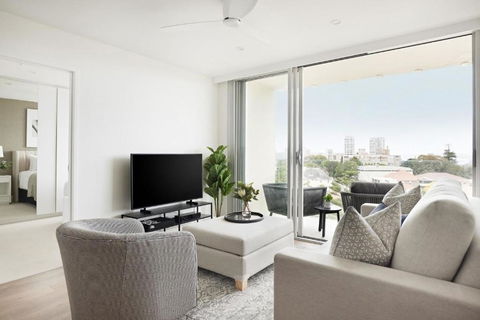 Modern Glamour I90 - Accommodation Port Macquarie 1