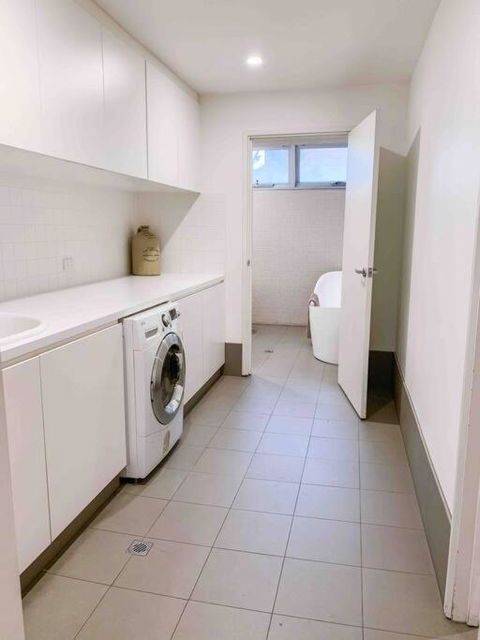 Modern House Close To CBD & Adelaide Oval - Accommodation Port Macquarie 2