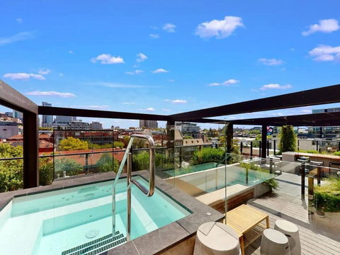 Modern, Luxury Oasis - Accommodation Port Macquarie 3