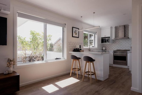 Modern Refurbished Unit In Charming Bellerive - Accommodation Port Macquarie 0
