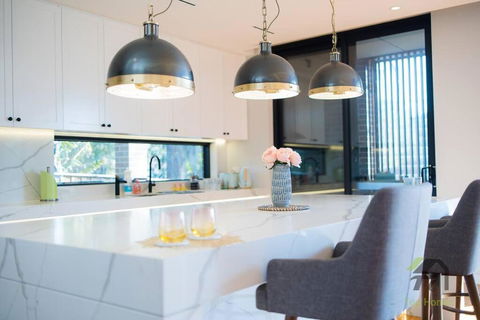 Modern Summer Palace In Epping - Accommodation Port Macquarie 1