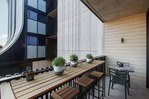 Monochrome And Matte - Sophisticated Loft Living - Accommodation Port Macquarie 1