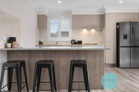 Modern Townhouse In The Heart Of Adamstown - Accommodation Port Macquarie 0