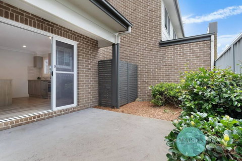 Modern Townhouse In The Heart Of Adamstown - Accommodation Port Macquarie 3