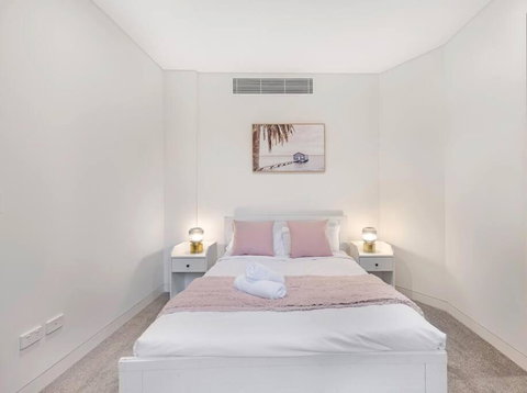 Modern 2B2B APT At Homebush - Accommodation Port Macquarie 1