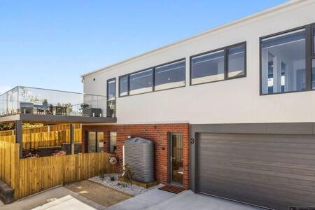 Mountain View Villa-close To Shops-10min To CBD - Accommodation Port Macquarie 3