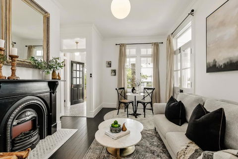 Narraweema Guesthouse - Historic Luxury BnB Retreat - Accommodation Port Macquarie 0