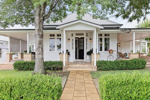 Narraweema Guesthouse - Historic Luxury BnB Retreat - Accommodation Port Macquarie 1