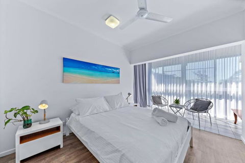 NEW! 2BR Whitsundays Oasis W/ Ocean Views - Accommodation Port Macquarie 1