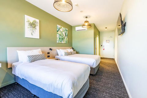 Nightcap At Commercial Hotel - Accommodation Port Macquarie 1
