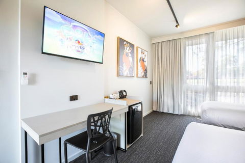 Nightcap At Sandown Park Hotel - Accommodation Port Macquarie 3