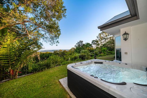 Ninderry Manor-Spectacular Hinterland Retreat - Accommodation Port Macquarie 0