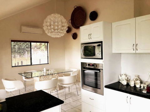 Noosa Hinterland Acreage Close To The Beach - Accommodation Port Macquarie 3