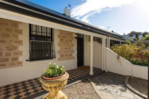 North Adelaide Row Cottage Monte - Accommodation Port Macquarie 0