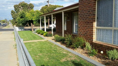 Numurkah Self Contained Apartments - The Mieklejohn - Accommodation Port Macquarie 2
