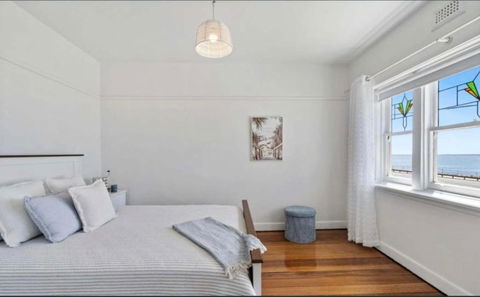 Ocean Views & City Convenience Perfect Getaway - Accommodation Port Macquarie 3