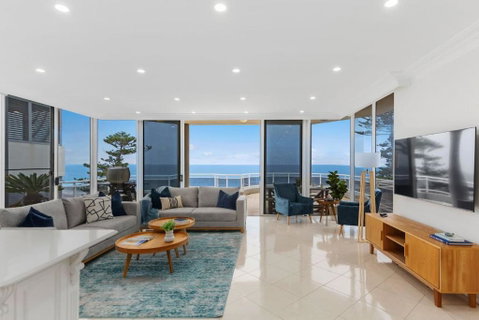Ocean Vista Escape - A Lofty Beachfront Penthouse - Accommodation Port Macquarie 0