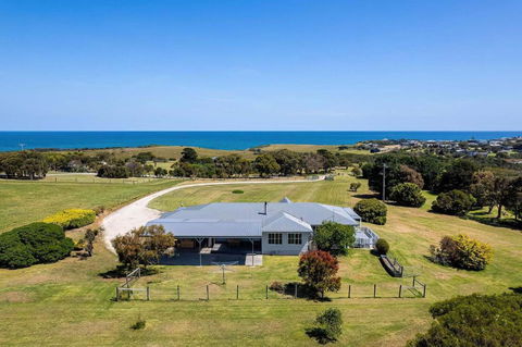 Oceanview On The Hill - Accommodation Port Macquarie 0