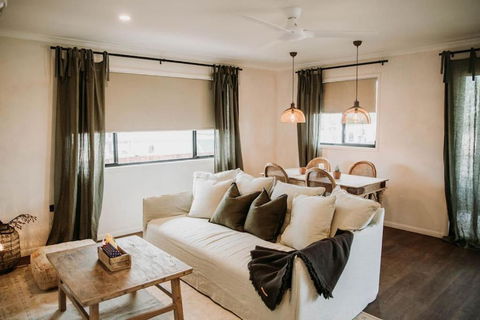 Olive Grove Winton - Accommodation Port Macquarie 0