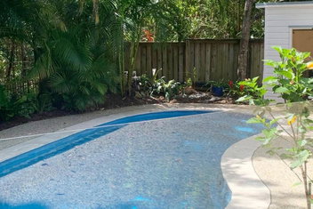 Omanu - Family Home With Pool with Accommodation Port Macquarie