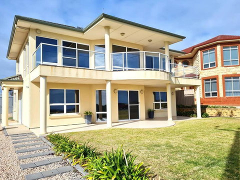 On The Bay - Accommodation Port Macquarie 0