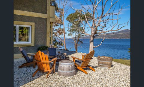 On The Huon River - Accommodation Port Macquarie 3