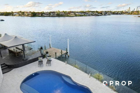 Opulent Waterfront Home - Accommodation Port Macquarie 1