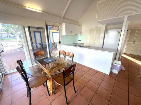 Osprey Holiday Village Unit 123 - Accommodation Port Macquarie 1