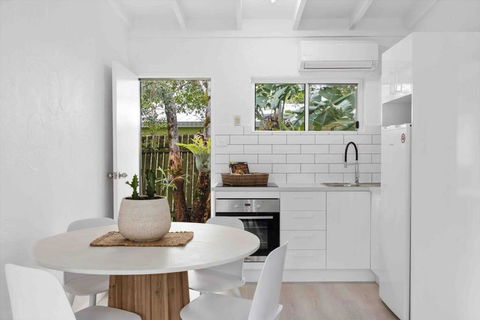 PA2 Stunning Sunshine Beach Apt Pets Welcome - Accommodation Port Macquarie 2