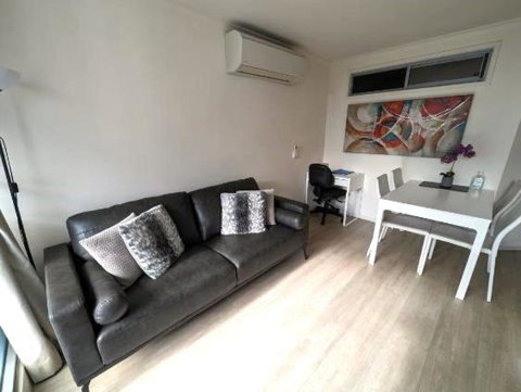 Onsite Parking, Self Check-in - Accommodation Port Macquarie 2