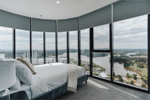 Panoramic Lake View 2-Bed With Pool, Gym And BBQ - Accommodation Port Macquarie 0