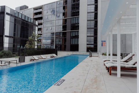 Panoramic Lake View 2-Bed With Pool, Gym And BBQ - Accommodation Port Macquarie 3