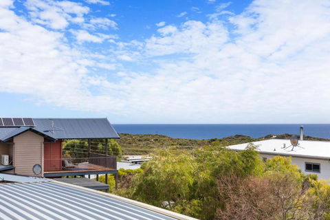 Peaceful And Renovated Original Beach House With Sweeping Views Of Gracetown - Accommodation Port Macquarie 1