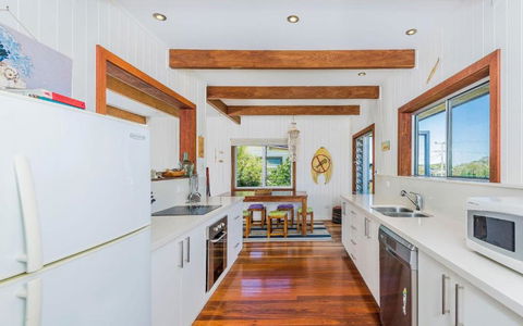 Pacifica House - Accommodation Port Macquarie 2