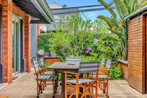 Parish Court - A Unique Contemporary Conversion - Accommodation Port Macquarie 0