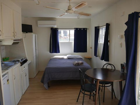 Parkes Country Cabins - Accommodation Port Macquarie 0