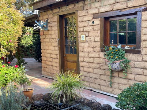 Patricias Garden Studio - Accommodation Port Macquarie 1