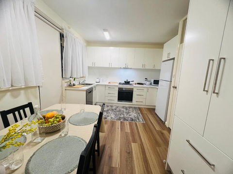 Peaceful Apartment In Camberwell - Accommodation Port Macquarie 3