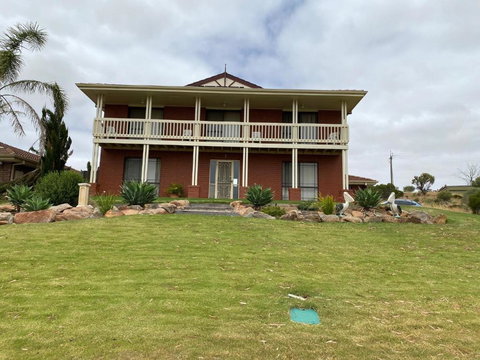 Pelican Retreat - Corporate / Tradie / Family - Accommodation Port Macquarie 1