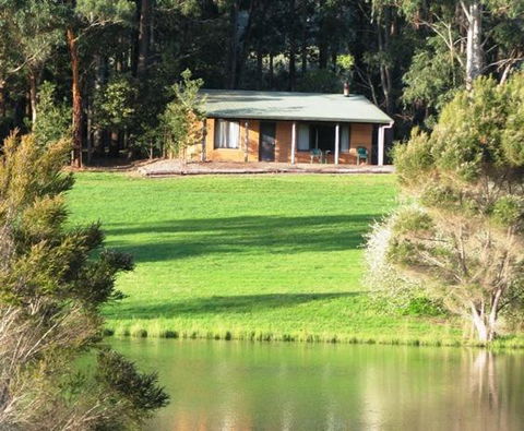 Pemberton Lake View Chalets - Accommodation Port Macquarie 3