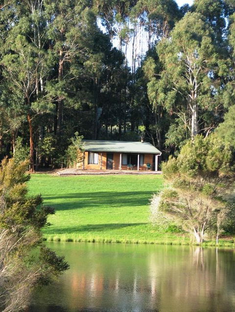 Pemberton Lake View Chalets - Accommodation Port Macquarie 2